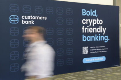 Customers Bank Said to Debank Some Digital Asset Hedge Funds