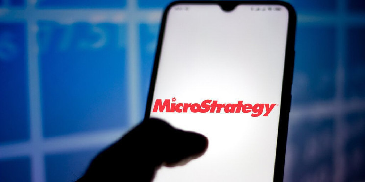 Bitcoin Firm MicroStrategy's Price Target Cut—Here's Why