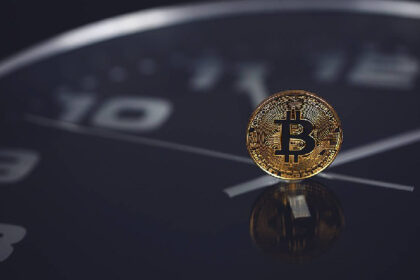 Renowned Cryptocurrency Analyst Explains Why Bitcoin (BTC) Price Fails to Recover