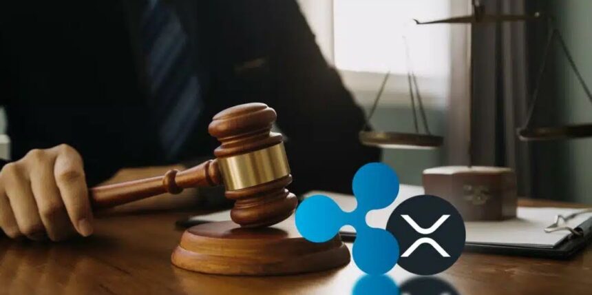 La SEC reincide en su narrativa de que Ripple Labs ha estado violando las leyes estadounidenses al comerciar el activo XRP Fuente:  Composición por CriptoNoticias. coinmarketcap.com ; pngwing.com ; ARMMY PICCA /stock.adobe.com.