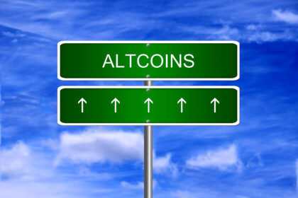 altcoin altcoins accumulation