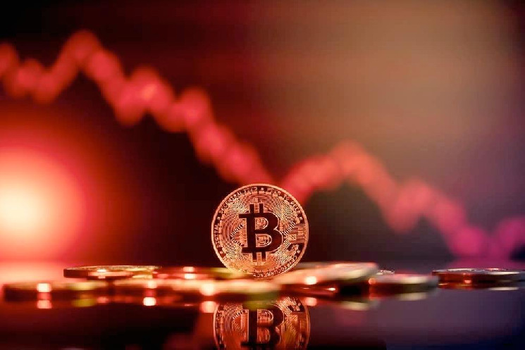 Bitcoin triggers major signal to the downside