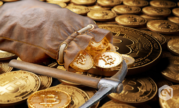 Marathon & Riot Boost Bitcoin Reserves as Small Miners Sell