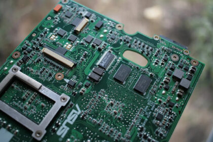 Chinese tech firms scramble to stockpile HBM chips amid US restriction fears