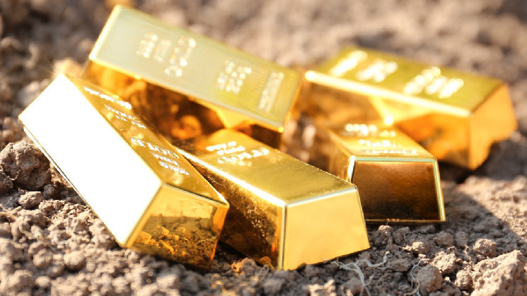 Gold's Market Beating Rally Hints at Renewed Bullishness for Bitcoin or Does It?